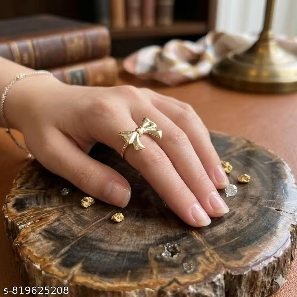 Gold Bow shaped Ring