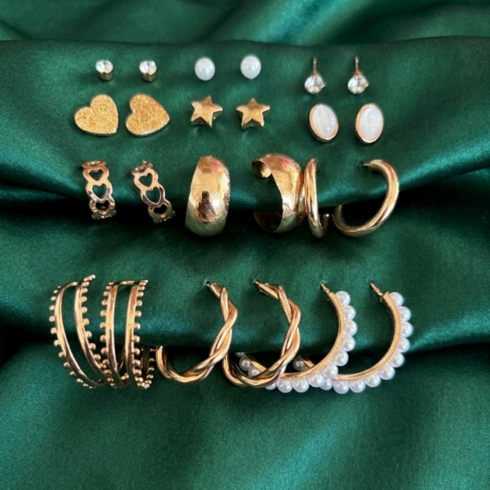 Twelve pairs of gold-plated earrings that are anti-tarnish