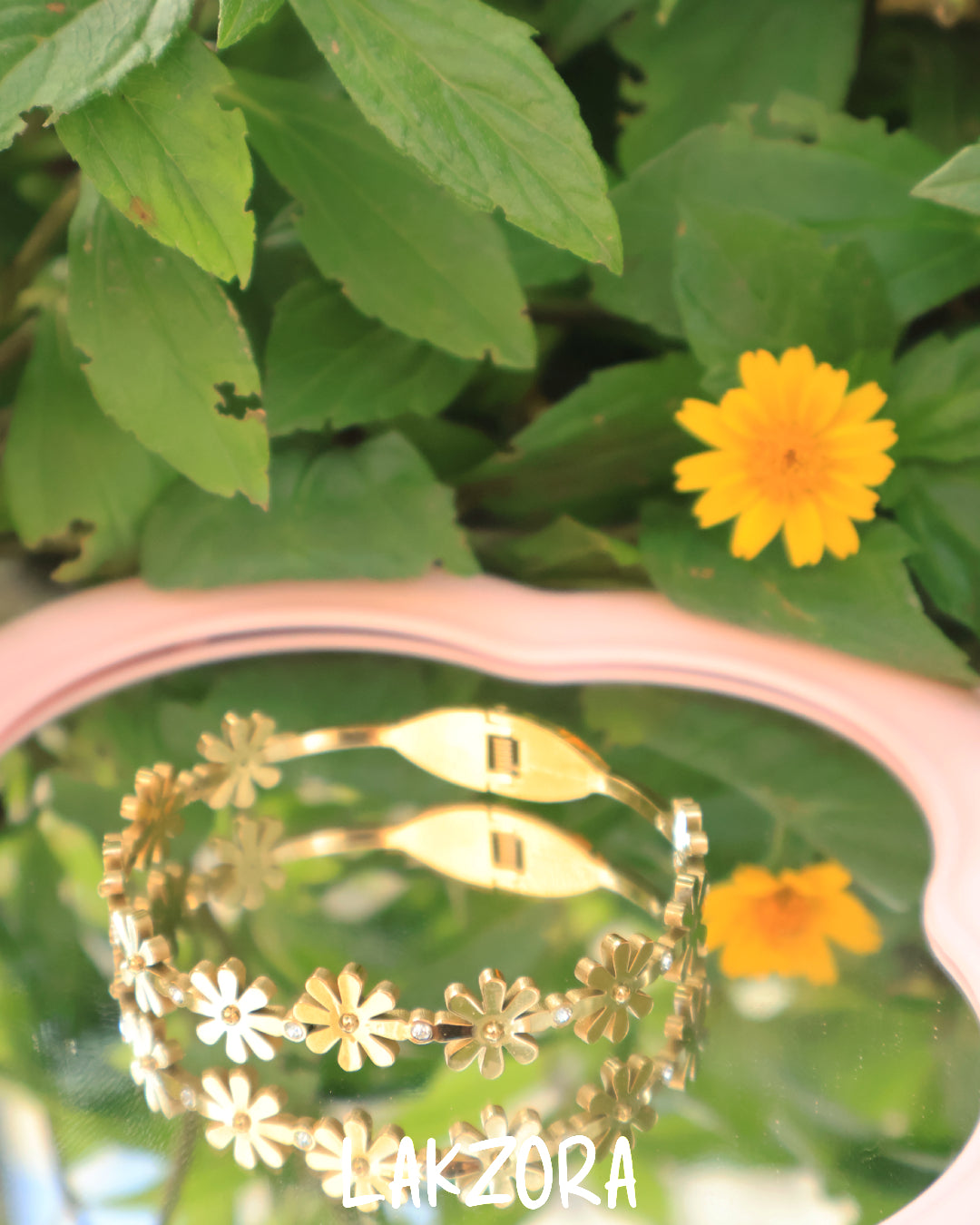 Nature Inspired Gold Flower Bracelet